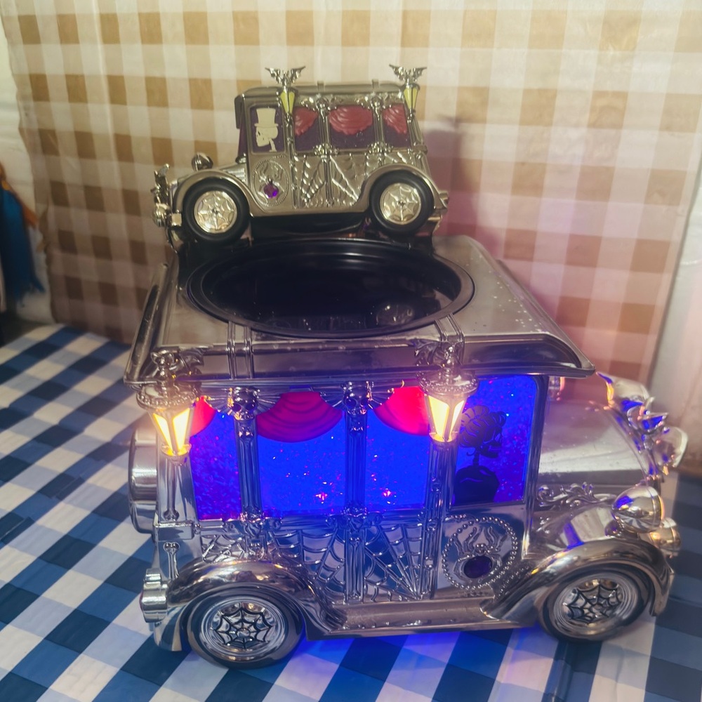 Bath & body Works Hearse water globe 3 wick candle holder plug-in wall projector